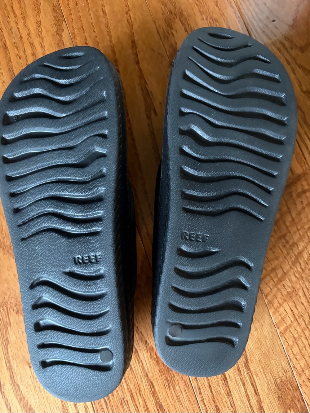 NWOT Reef Water Court Flip Flop Sandals Black Women's 9 Comfort Beach Recovery - Picture 7 of 8